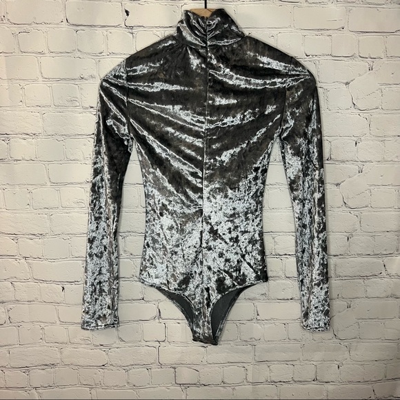 Revolve Central Park West OceanDrive Velvet Bodysuit Silver Size Extra Small NWT - Picture 7 of 12